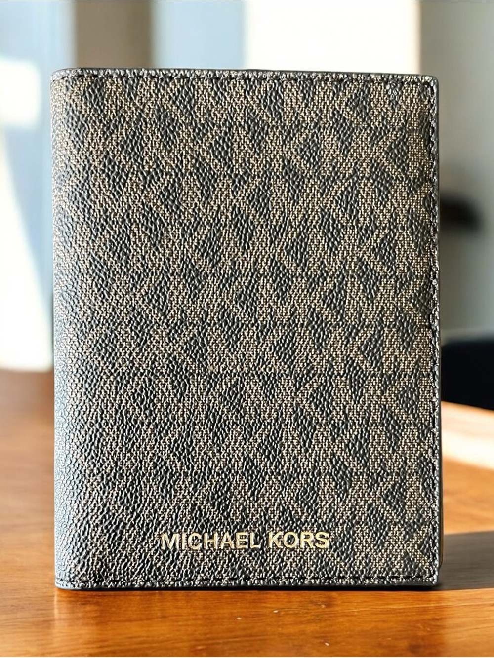 Michael Kors Jet Set Signature Card & Passport Holder